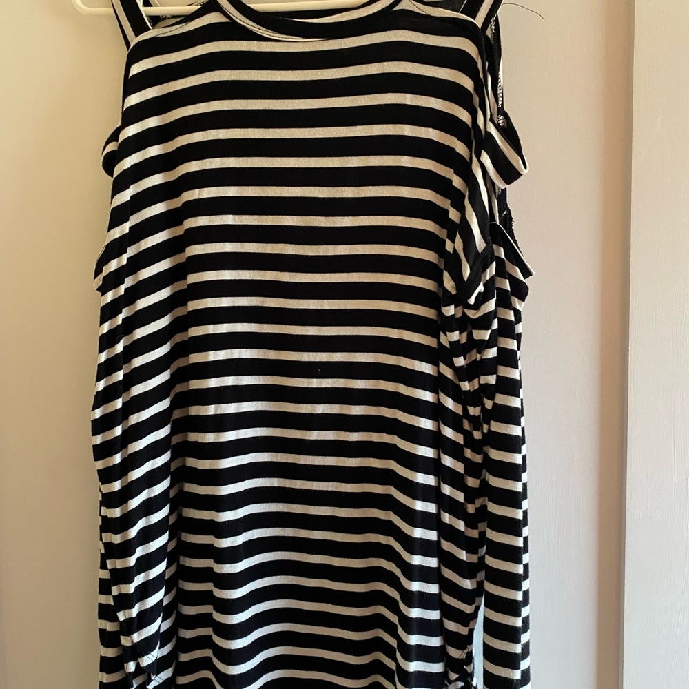 Black and white striped long sleeve SZ S